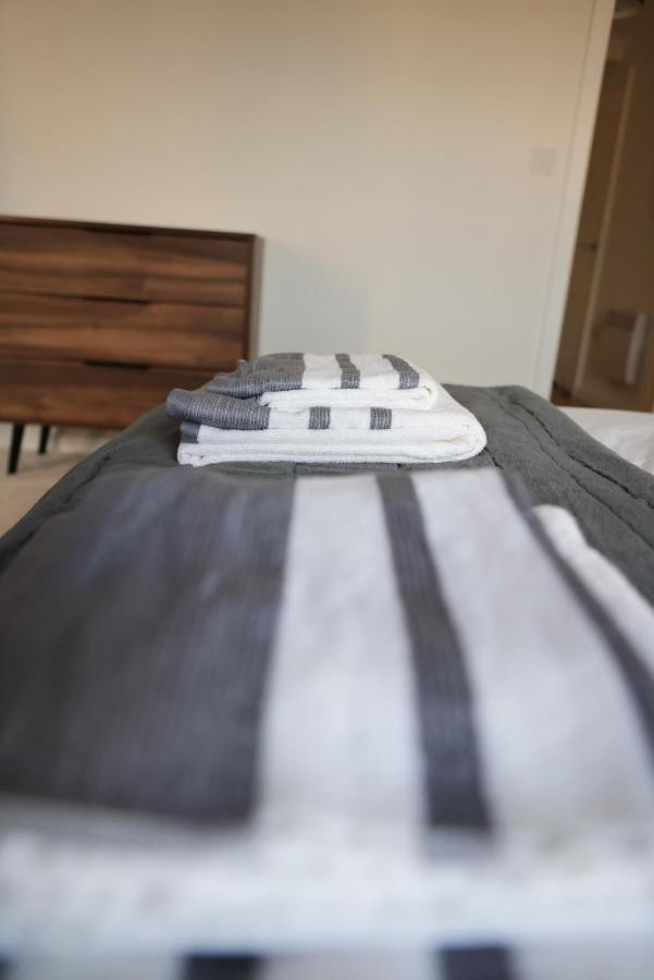 Southbank Leeds Apartment. New! With Free Parking Esterno foto